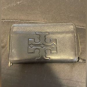 Tory Burch Zip Wallet